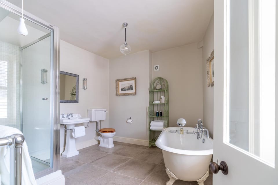 New availability for Goodwood Festival of Speed & Members Meeting House in Chichester