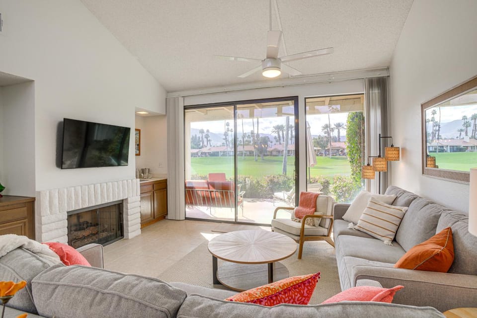 Palm Desert Condo w/ Patio & Golf Course Views House in Palm Desert