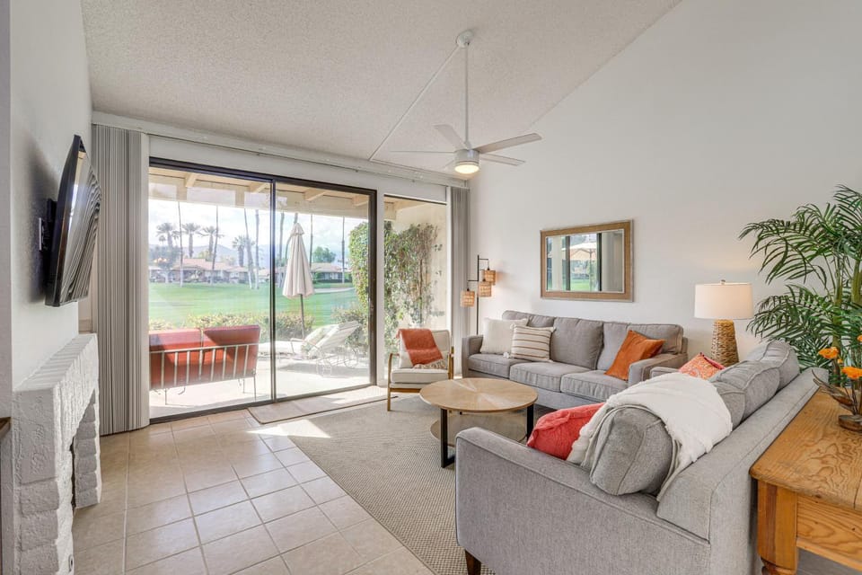Palm Desert Condo w/ Patio & Golf Course Views House in Palm Desert