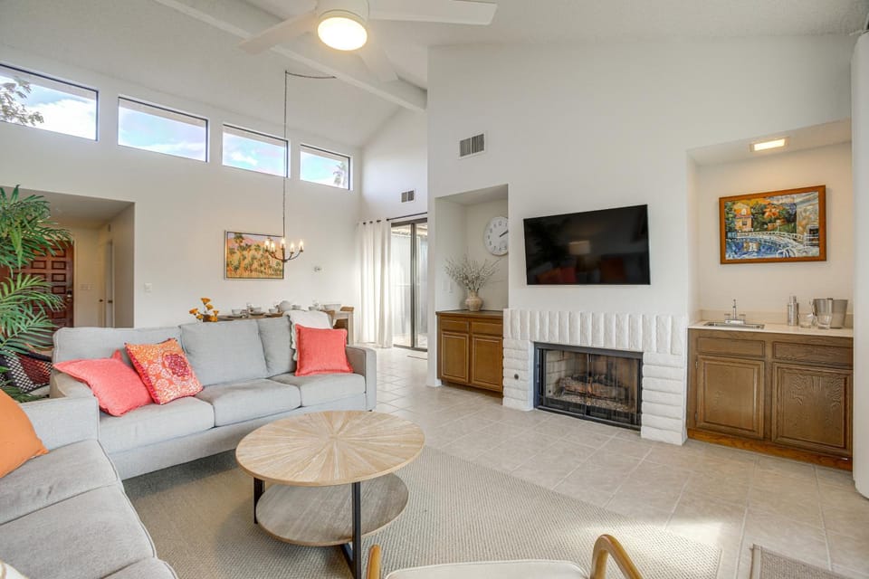 Palm Desert Condo w/ Patio & Golf Course Views House in Palm Desert