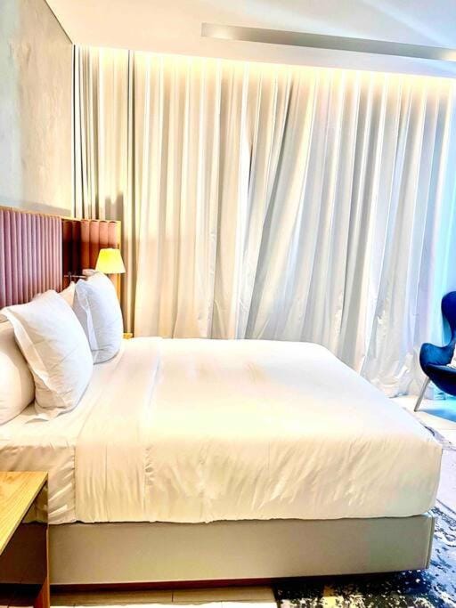 Best View Security System Burj Kalifa View Apartment in Dubai