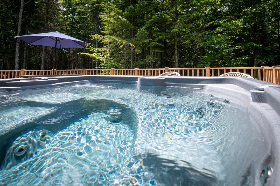 Property building, Patio, Summer, Spa and wellness centre/facilities