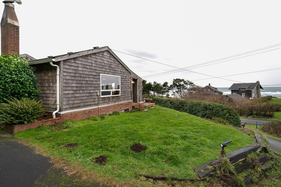 Beach Bungalow House in Washington