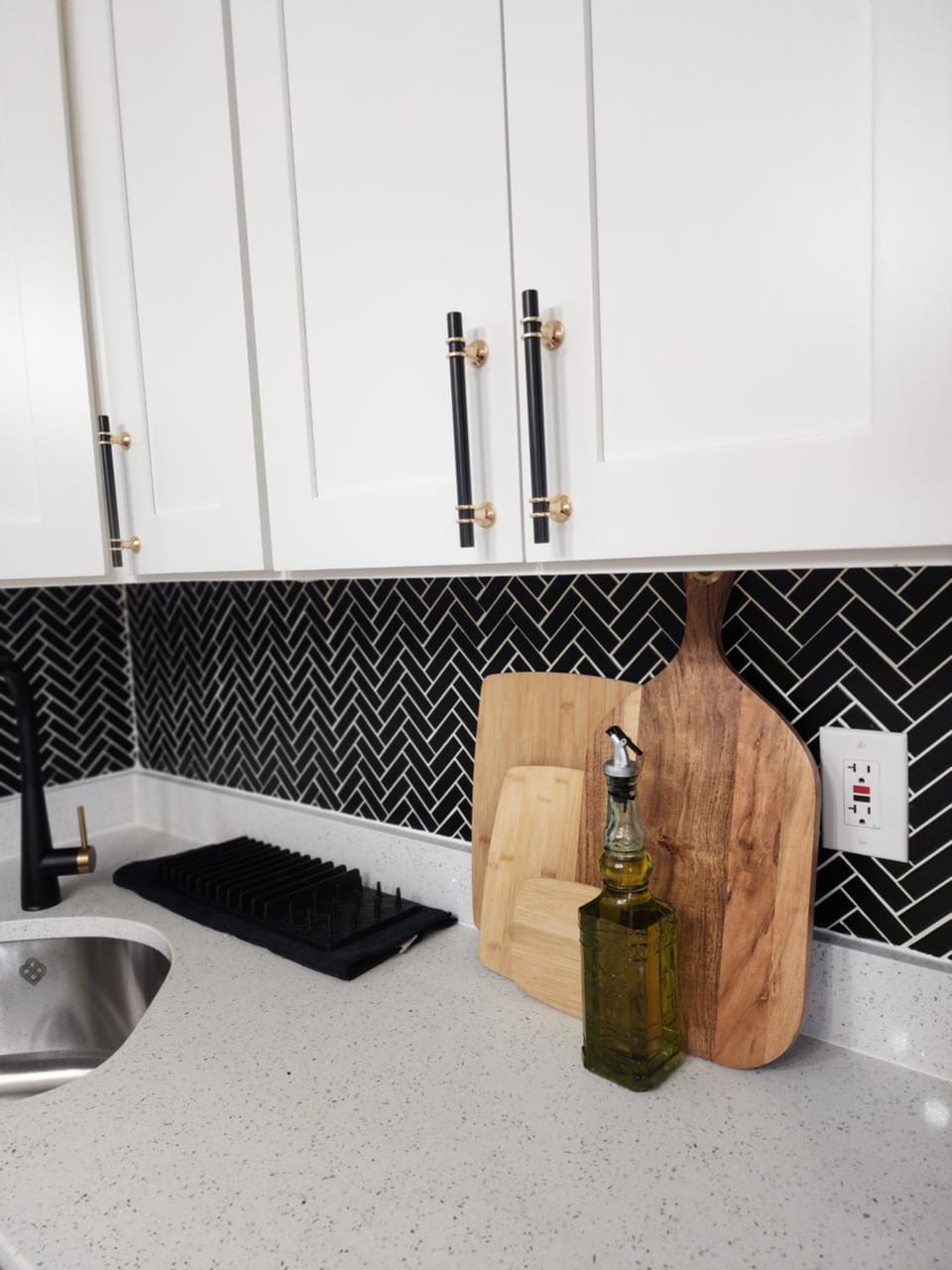 Chic Spacious Apt Near Attractions/Food/EWR/NYC Apartment in West Orange