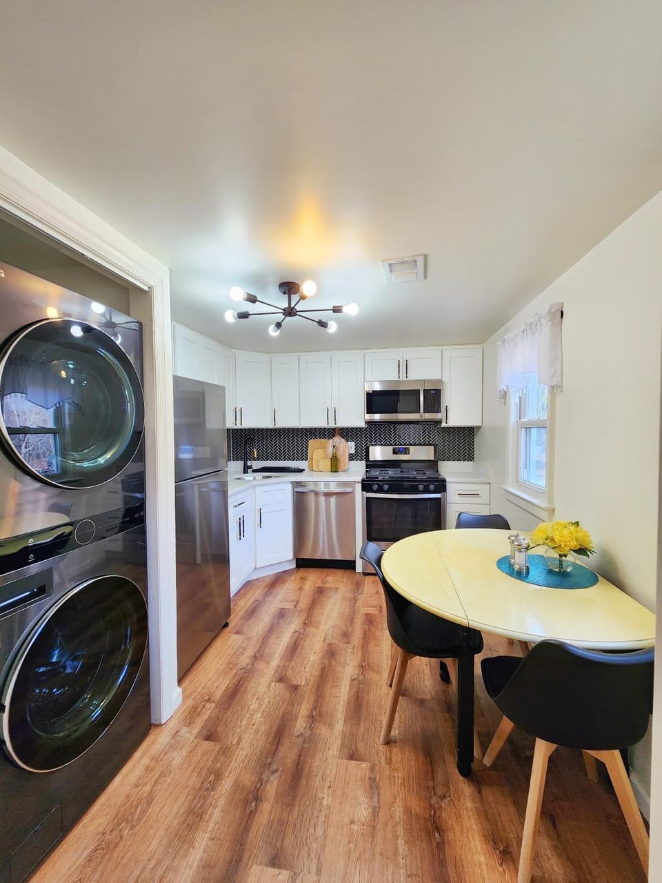 Chic Spacious Apt Near Attractions/Food/EWR/NYC Apartment in West Orange