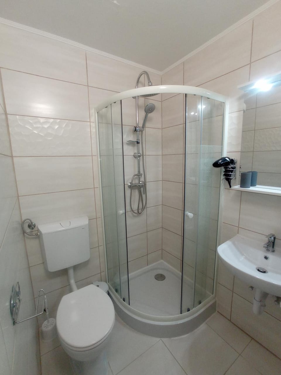 Shower, Toilet, Bathroom, towels
