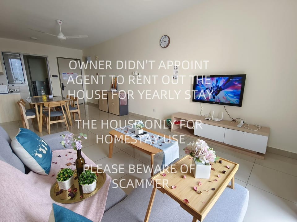 Communal lounge/ TV room, TV and multimedia, Dining area