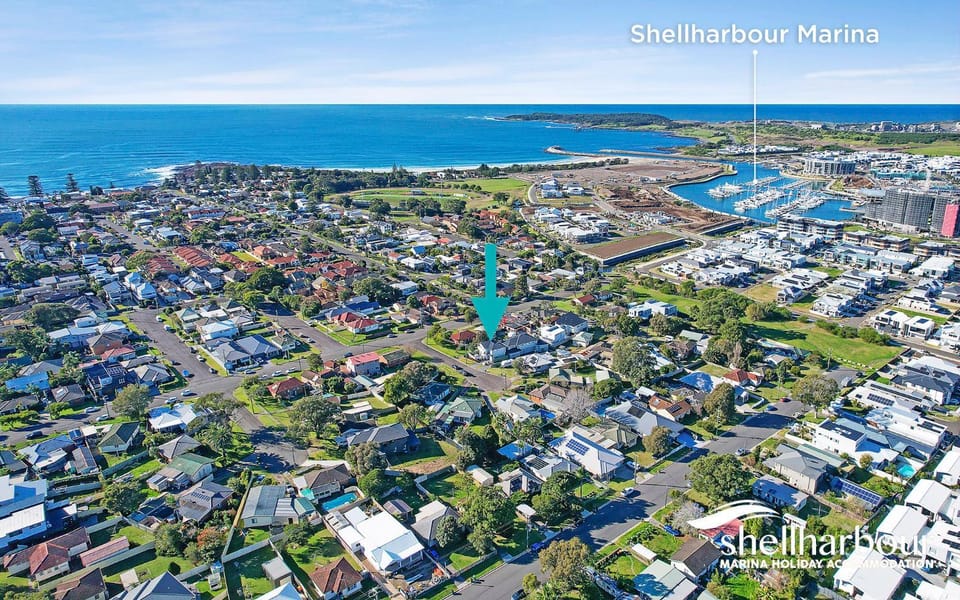 Coastline Cove - Modern Townhome Oasis House in Wollongong