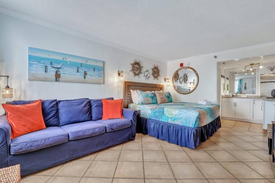 Seating area, Bedroom