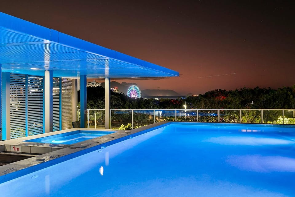 Lux Retreat at Harbour Light Cairns I Sauna I Pool & prime Location Apartment in Cairns