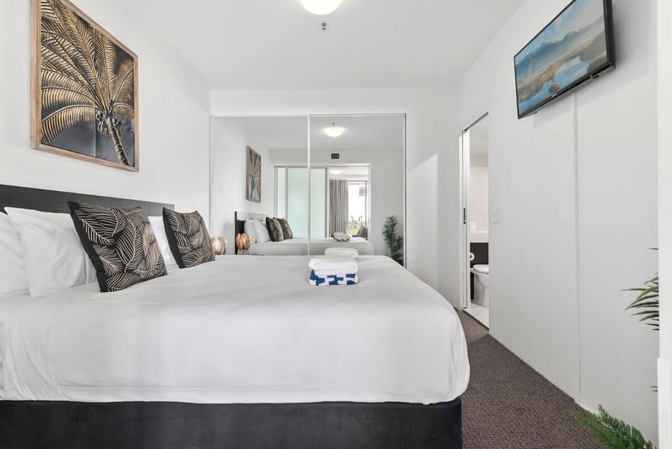 Lux Retreat at Harbour Light Cairns I Sauna I Pool & prime Location Apartment in Cairns