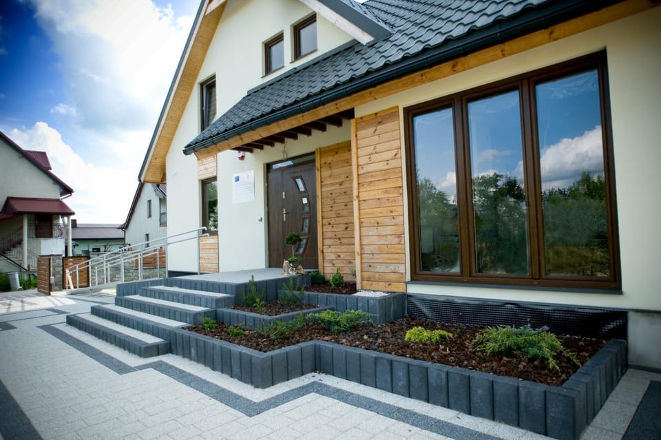 Facade/entrance