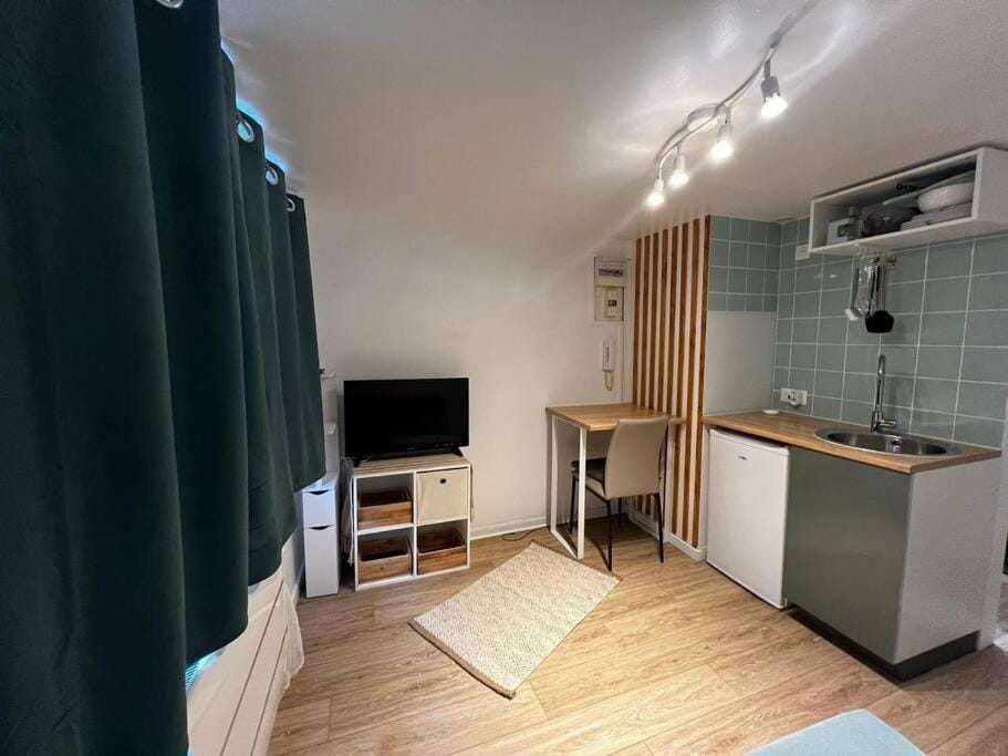 Studio proche du centre-ville Apartment in Île-de-France