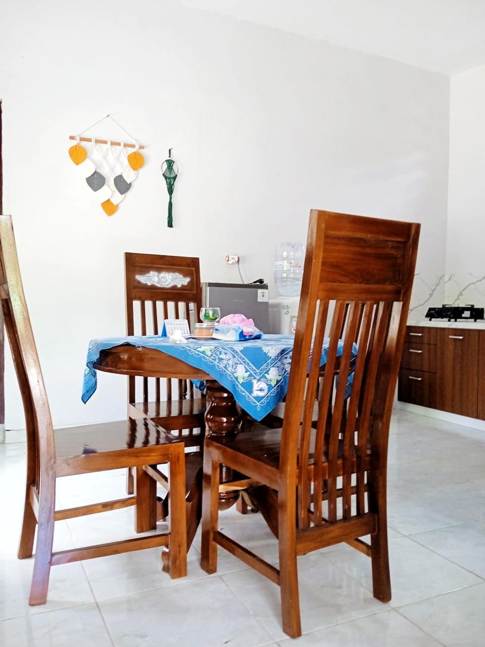 Seating area, Dining area