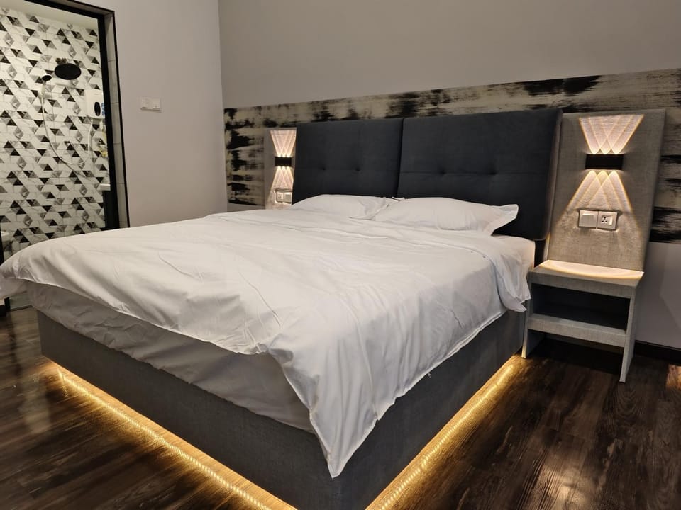 Bed, Bedroom