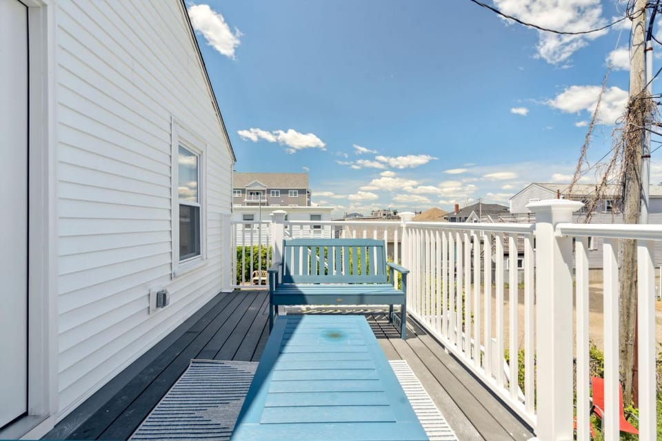 Newly Renovated Professional Design Partial Ocean Views Apartment in Hampton Beach