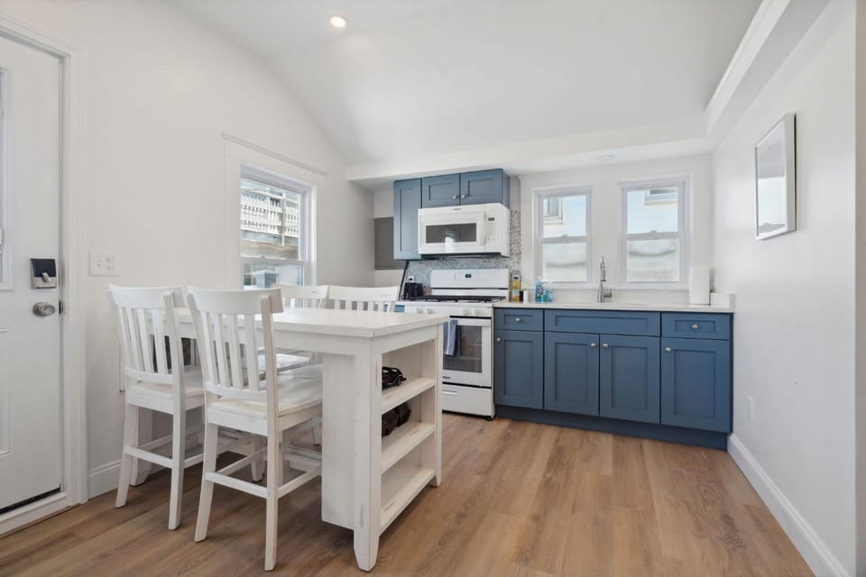 Newly Renovated Professional Design Partial Ocean Views Apartment in Hampton Beach