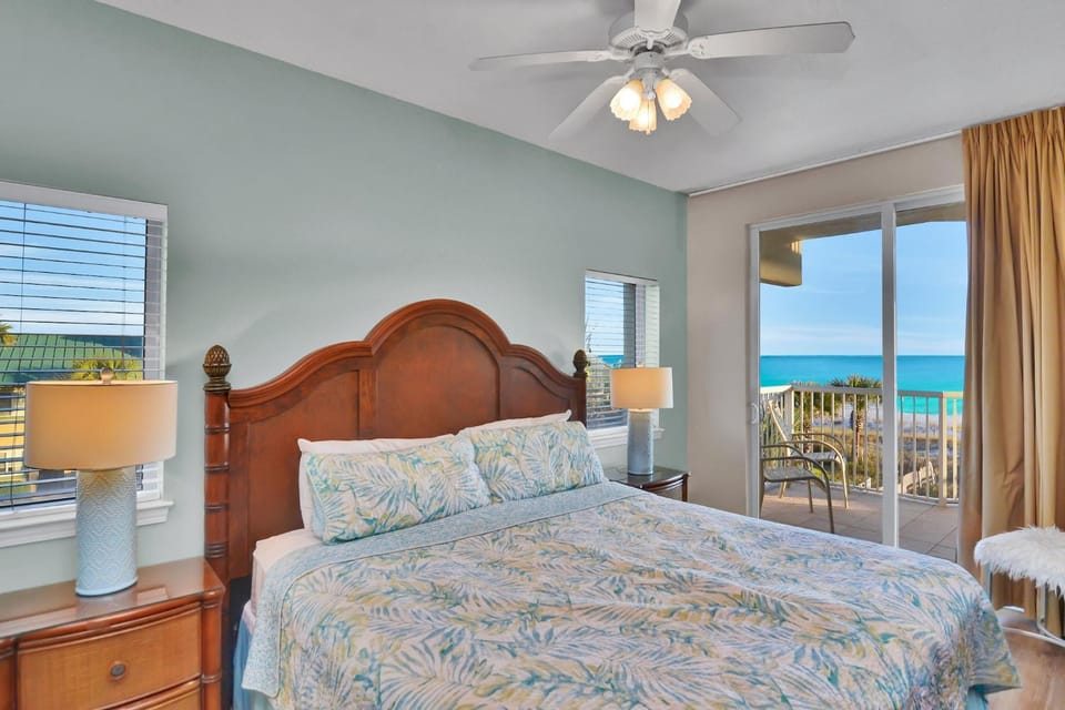 Destin West Gulfside 301 - True Beachfront Luxury - Beautiful Views! House in Okaloosa Island