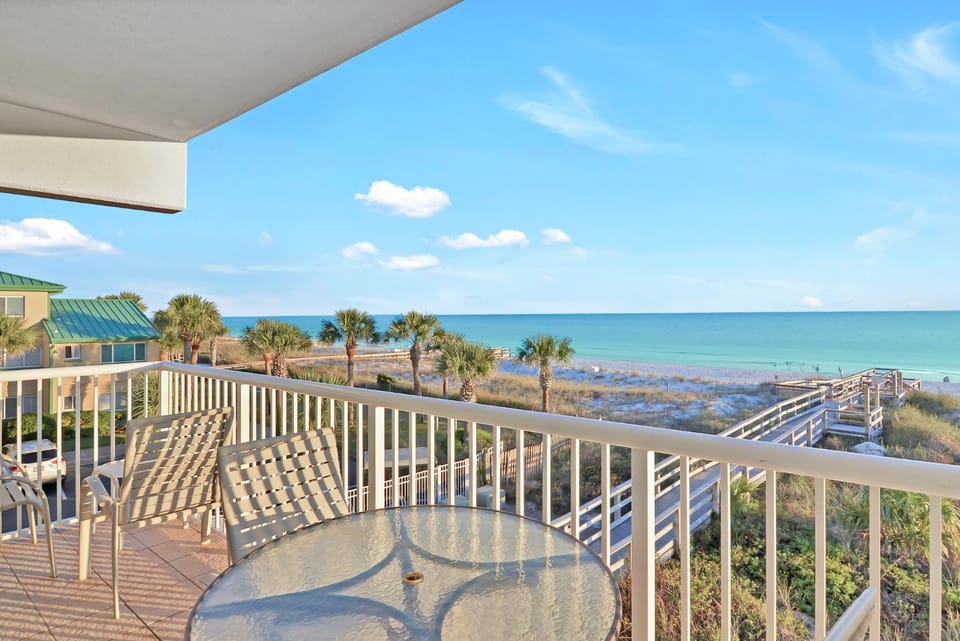 Destin West Gulfside 301 - True Beachfront Luxury - Beautiful Views! House in Okaloosa Island