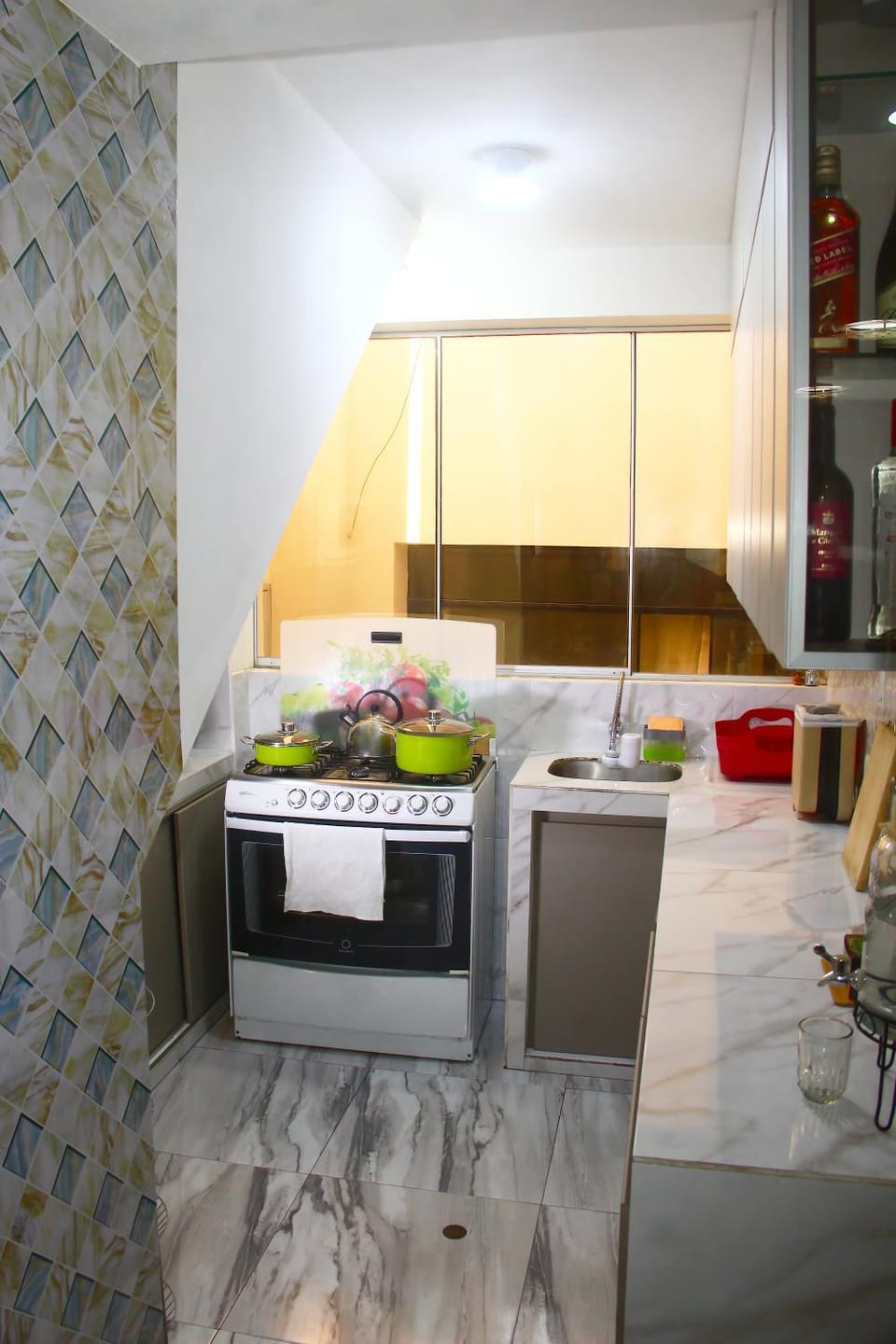minibar, kitchen