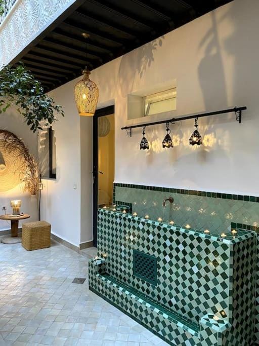 Riad Wadiya, privatif, piscine en rooftop. House in Marrakesh
