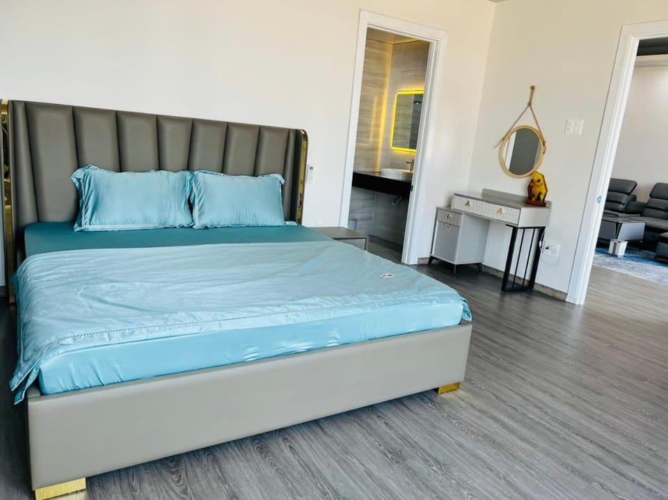 CĂN HỘ 3 PHÒNG NGỦ 160m2 VIEW BIỂN l Ban công rộng l 50M ra bãi tắm bãi sau Vũng Tàu Apartment in Vung Tau
