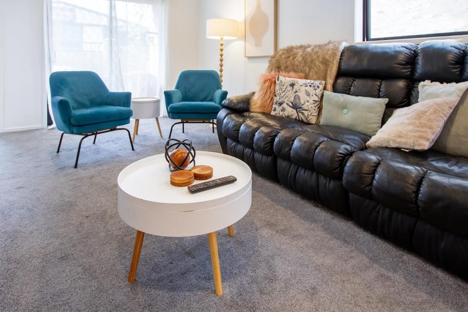 Living room, Decorative detail, Seating area