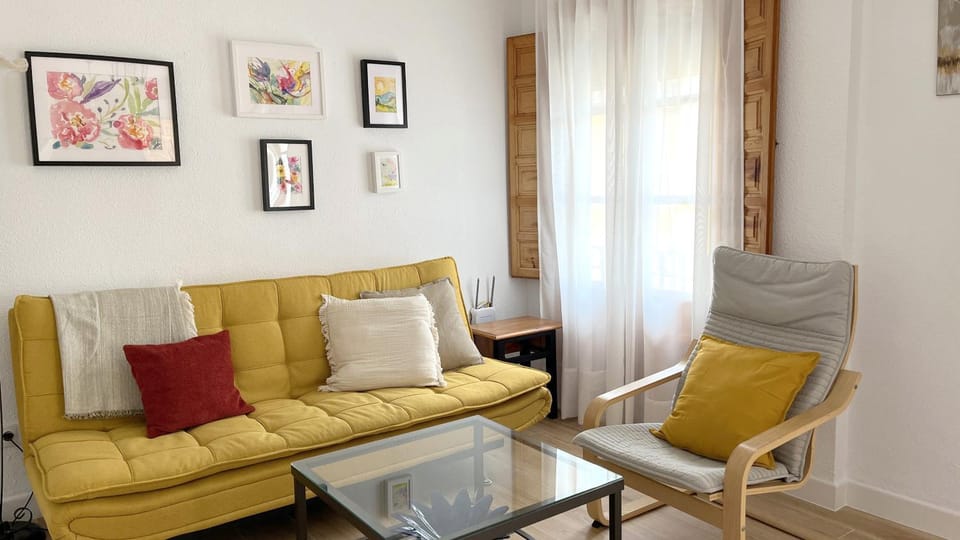 Living room, Photo of the whole room