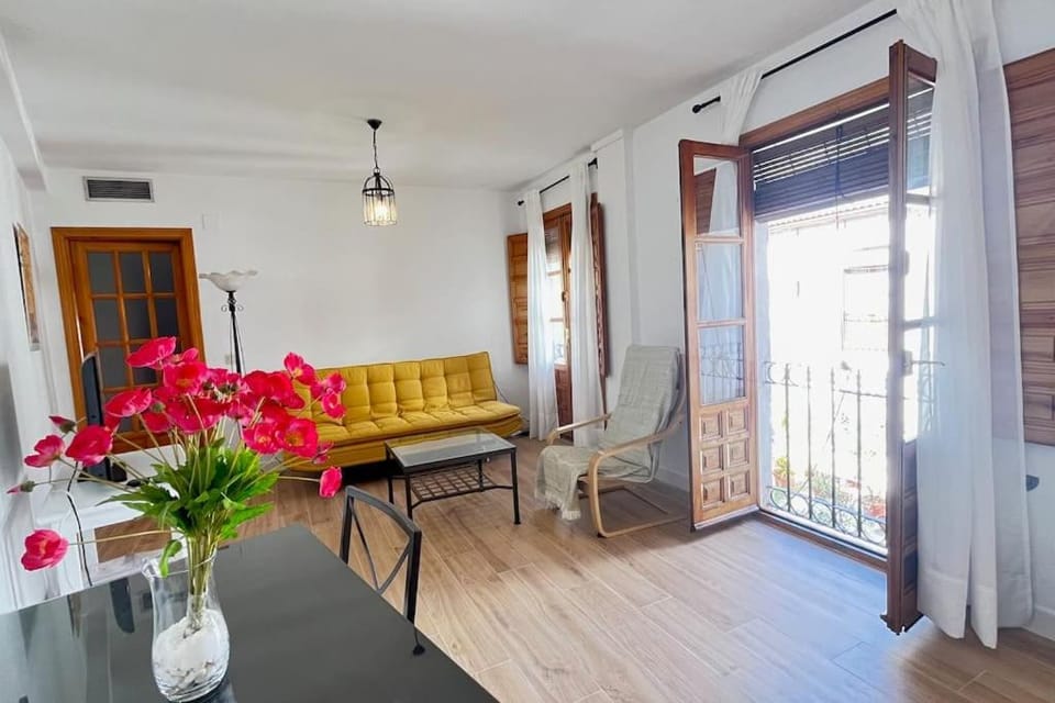 View (from property/room), Balcony/Terrace, Living room, Seating area, Dining area, air conditioner
