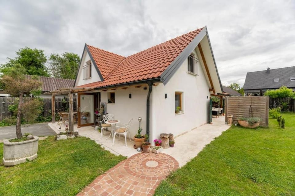 Property building, Garden