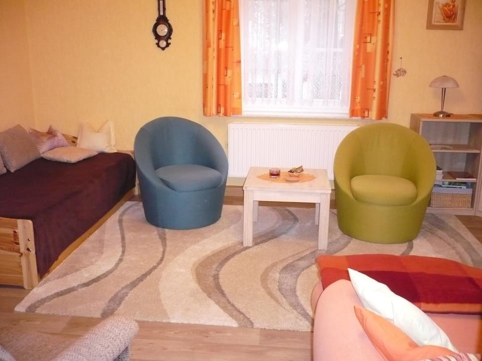 Bed, Living room, Photo of the whole room