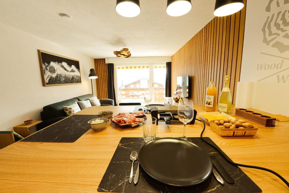 Kitchen or kitchenette, Food and drinks