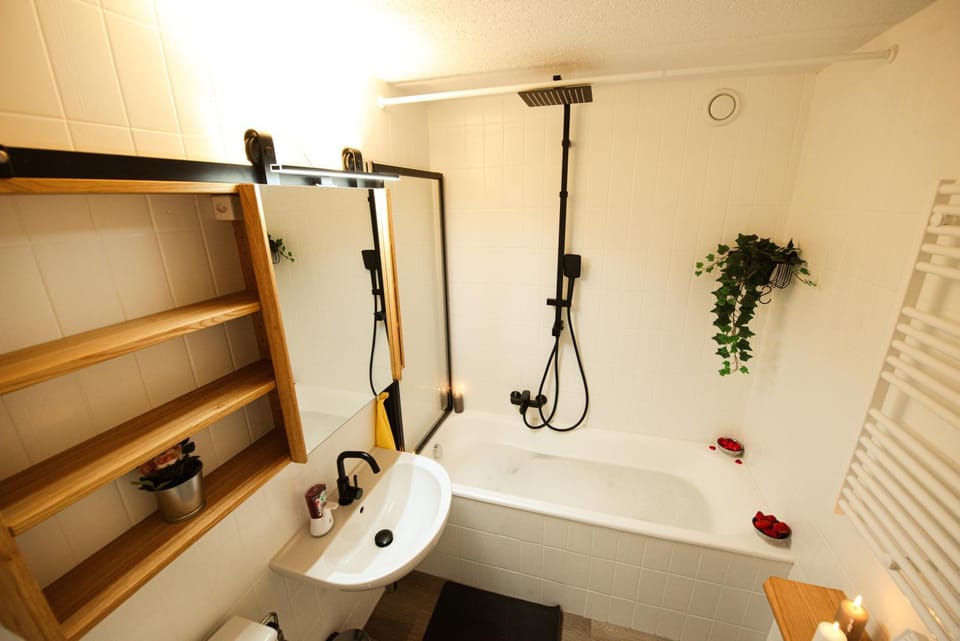 Bathroom, Bath