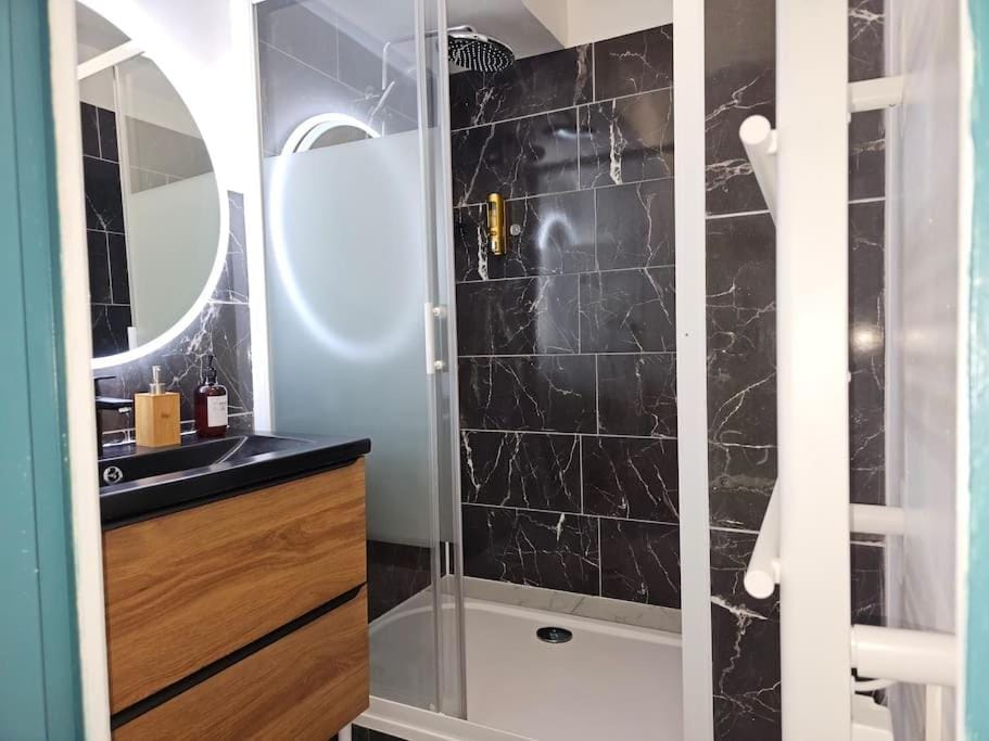 Shower, Bathroom