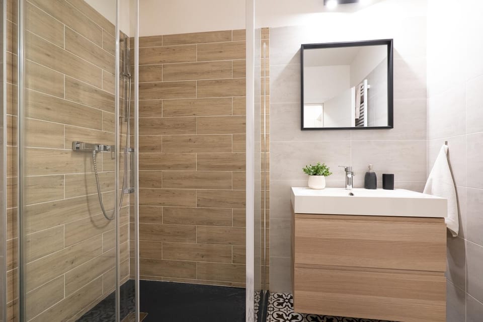 Shower, Bathroom