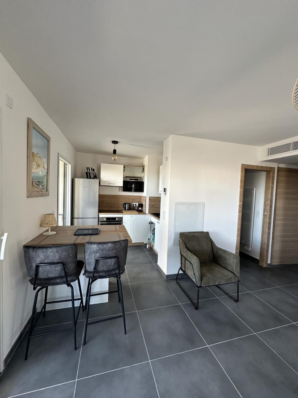 Kitchen or kitchenette, Dining area, minibar, pet friendly, stove