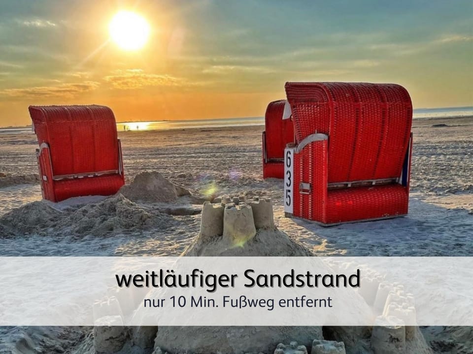 Nearby landmark, Spring, Natural landscape, Summer, Beach, Autumn, Area and facilities, Sunrise, Sunset, sunbed