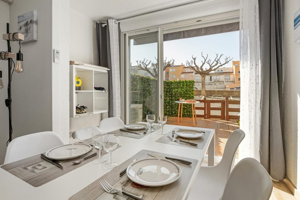 Food and drinks, Dining area