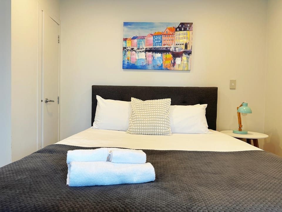 Sky Stars Essential Reserve Apartment in Auckland