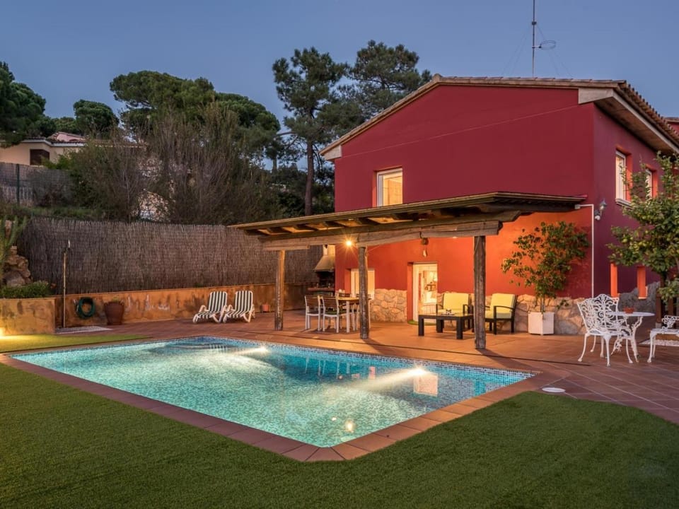 La Nova by Costabravaway House in Baix Empordà