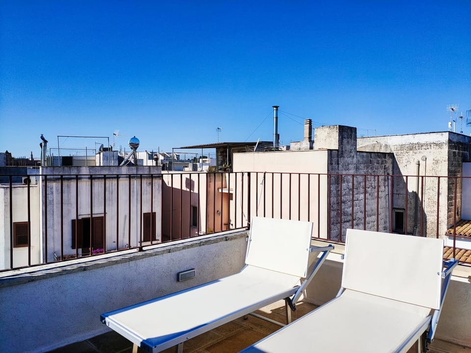 View (from property/room), Balcony/Terrace, sunbed