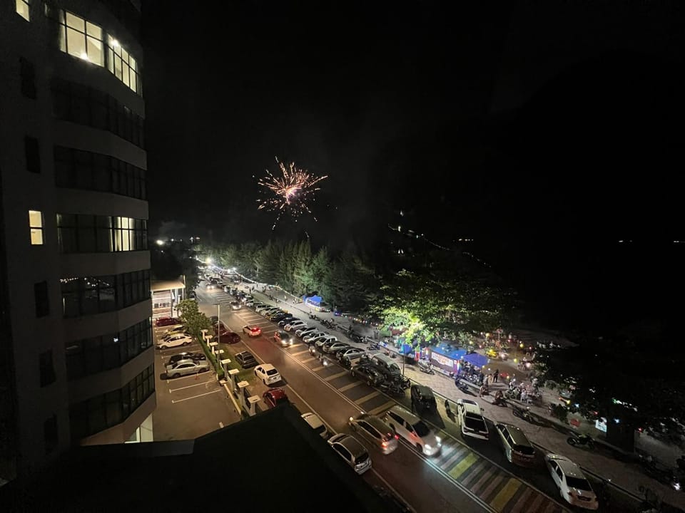 Melaka Seaview Puteri Beach - Mutiara Beach Resort Apartment in Malaysia
