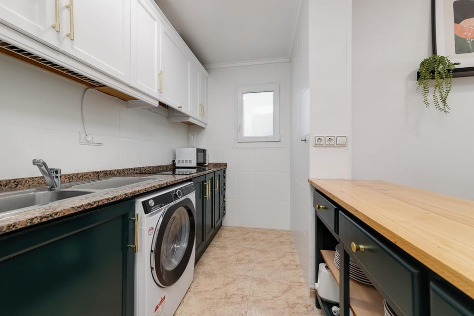 minibar, stove, washing machine