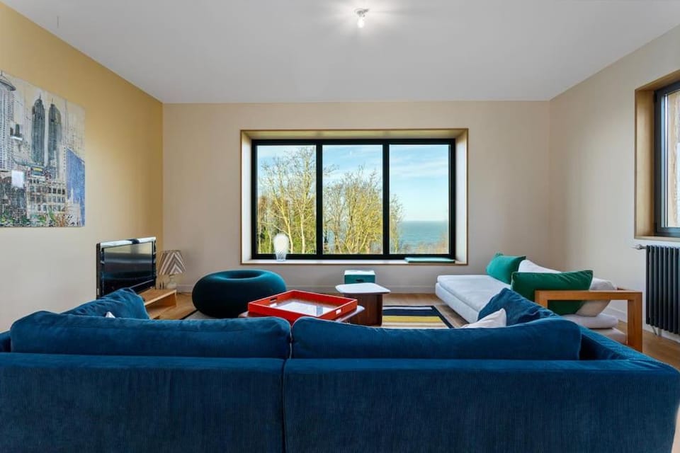 Maison face à la mer dans un domaine écologique House in Normandy