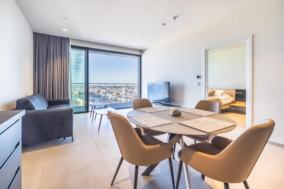 18th floor 1BR unit in Mercury tower by SF HOMES Apartment in Saint Julians