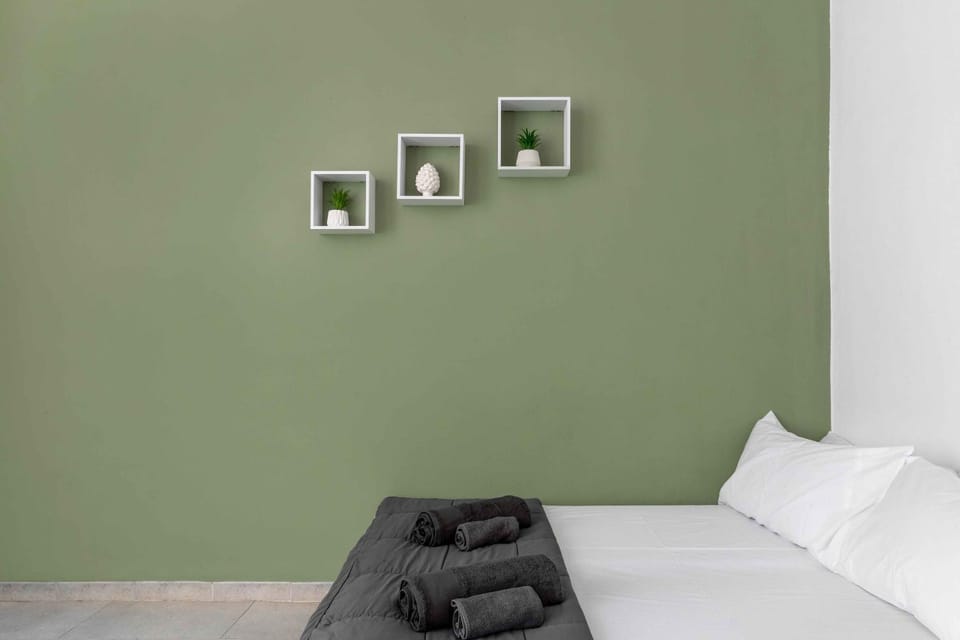 Living room, Photo of the whole room, Seating area, Bedroom