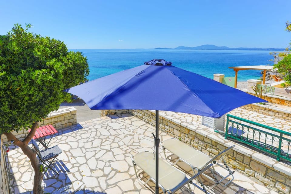 Day, Balcony/Terrace, Beach, Mountain view, Sea view, sunbed