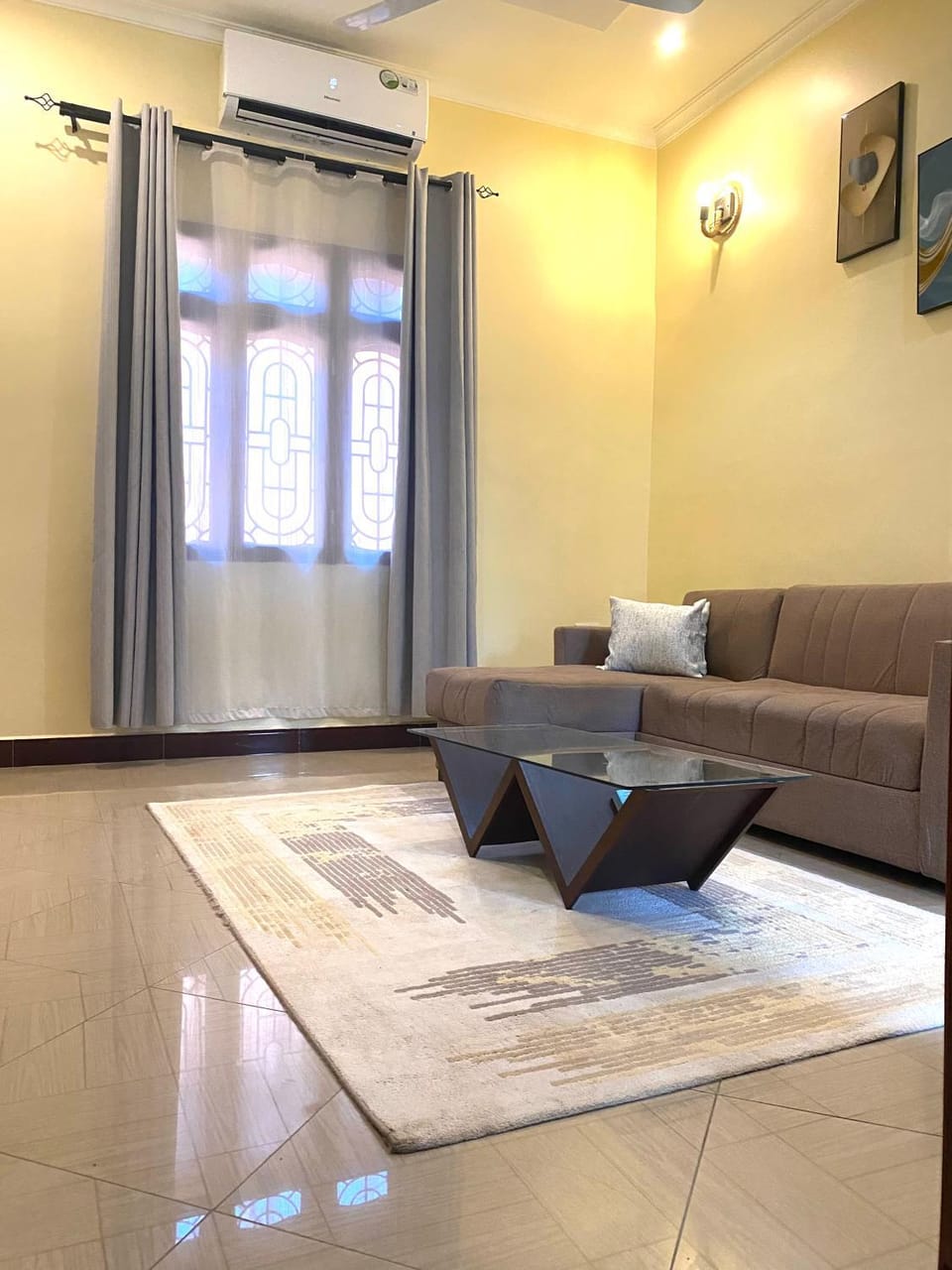 Living room, Seating area, air conditioner