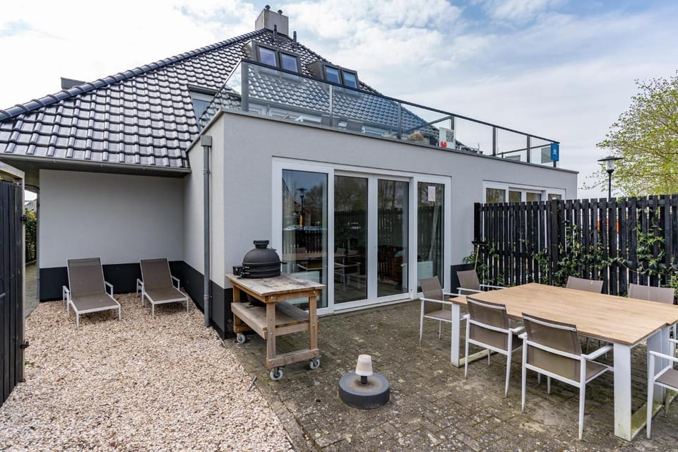 Welcome in - Appartement - Paviljoenwei 4 - Sneek 'Havenzicht' Apartment in Friesland, Netherlands