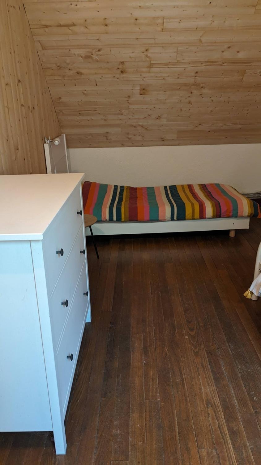 Bed, Photo of the whole room, wardrobe